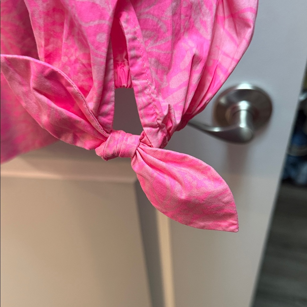 Lilly Pulitzer NWT Pink Floral Off-Shoulder Shirt with cuff bow detail - Picture 3 of 7